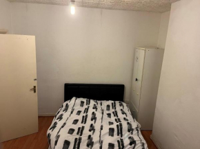 Private Room near City Centre